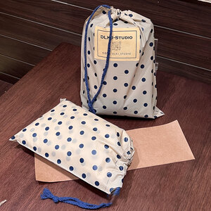 Romantischer, niedlicher, matter, staubdichter Verpackungsbeutel mit Polka-Dot-Muster und Kordelzug h5 Bild2