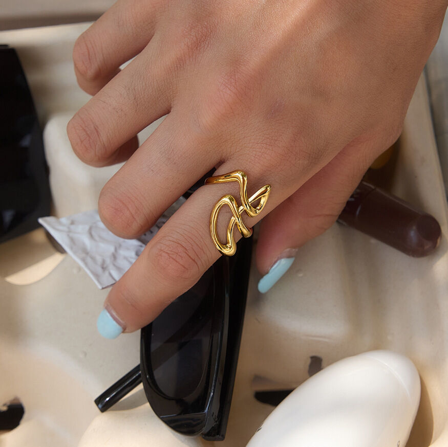 Minimalistische Ringe aus Edelstahl, wasserdicht, goldfarben, für den täglichen Gebrauch 2