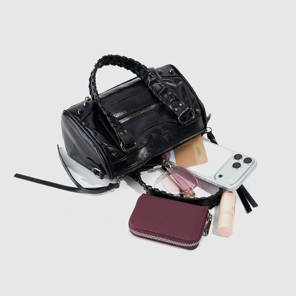 Streetwear Style Studded Rivet Pu Women's Handbags Picture7