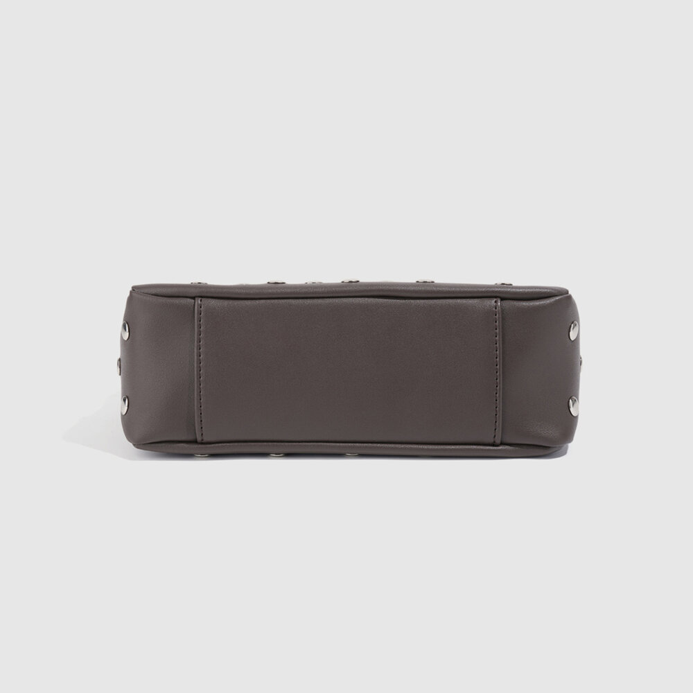 Bolsos de mano de mujer de PU con remaches y estilo streetwear Imagen5