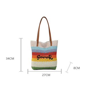 Quadratische Damen-Tasche im Urlaubsstil aus gewebtem Raffiabast mit Buchstabenstreifen, Lochmuster und verschiedenen Farben. h5 Bild5