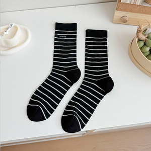 Calcetines de media pantorrilla con estampado de rayas y letras básicas de Slight Bounce h5