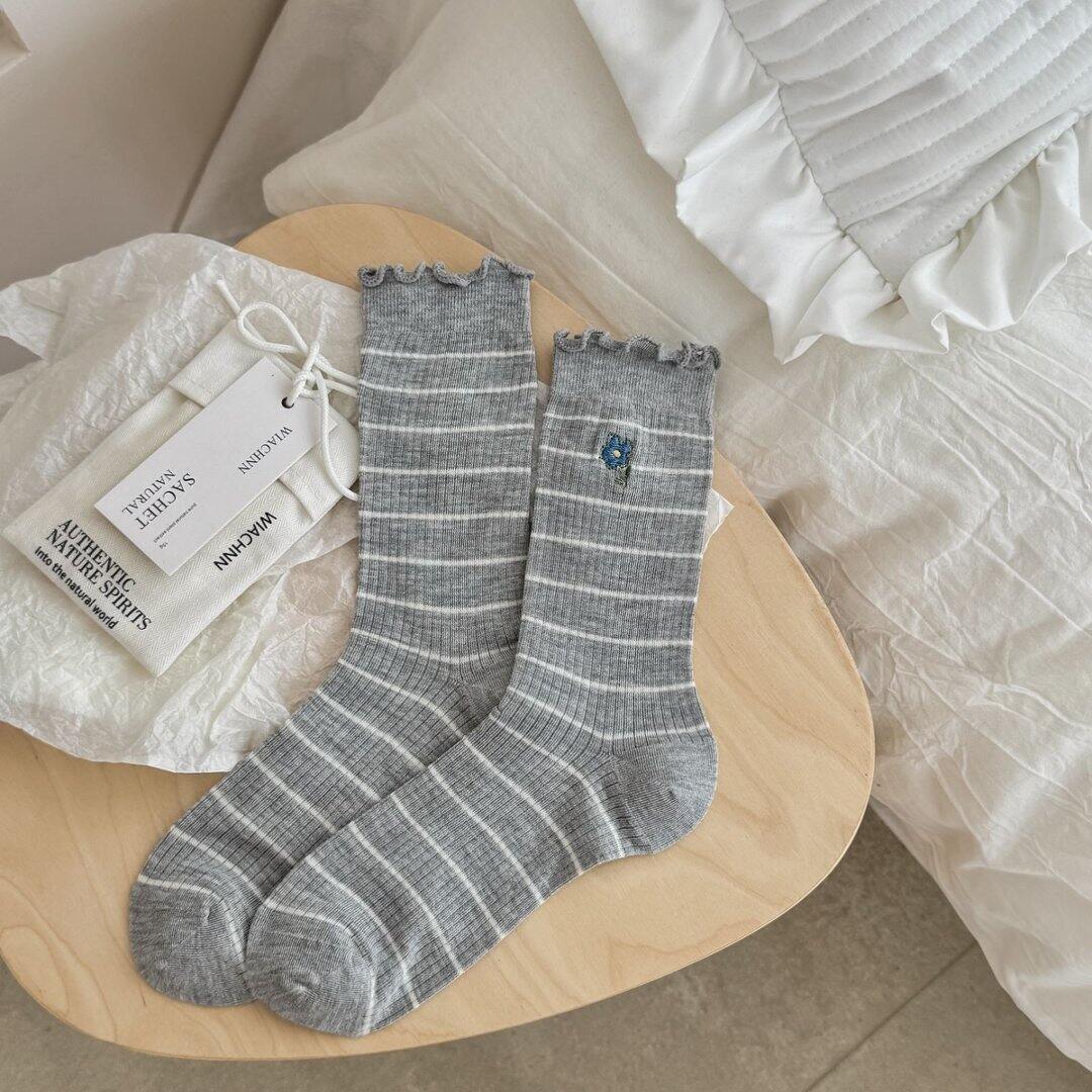 Slight Bounce Basic Stripes Floral Print Mid-Calf Socks 2