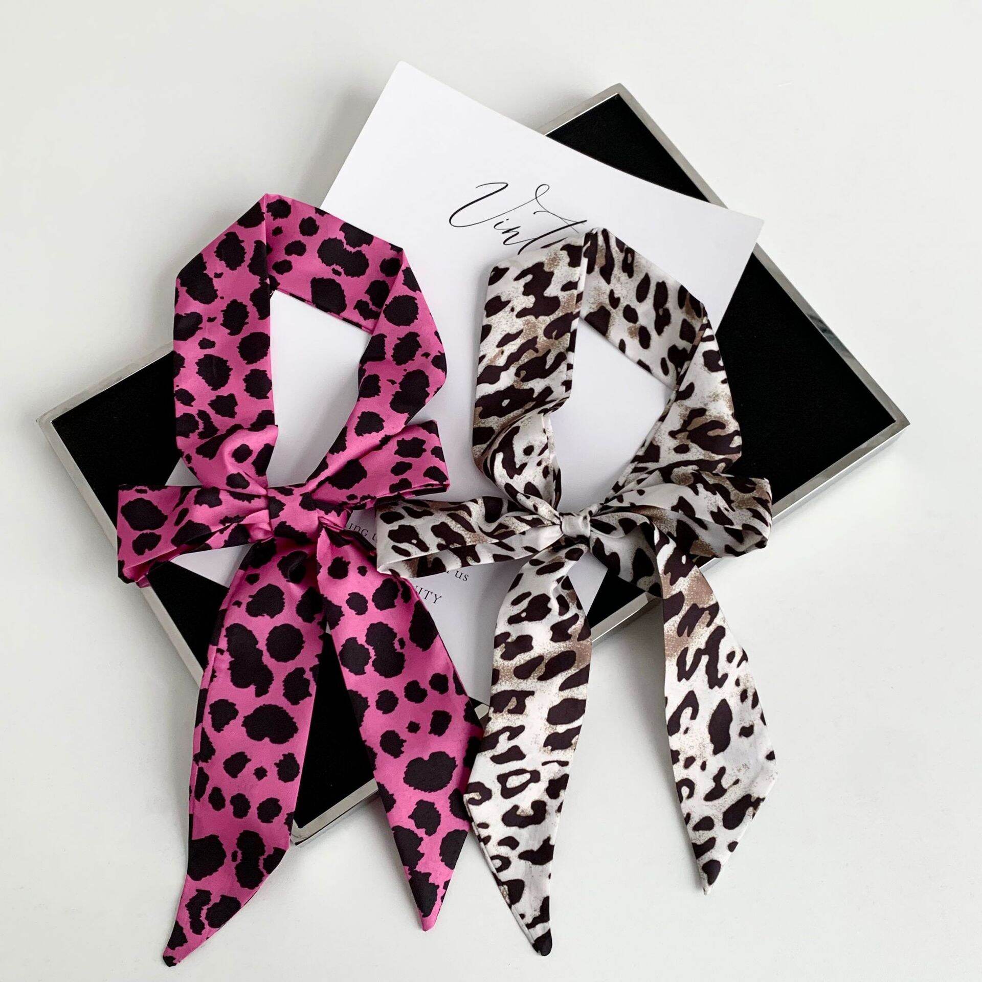 Simple Serisi Retro Leopar Desenli Polyester Yazlık Şallar