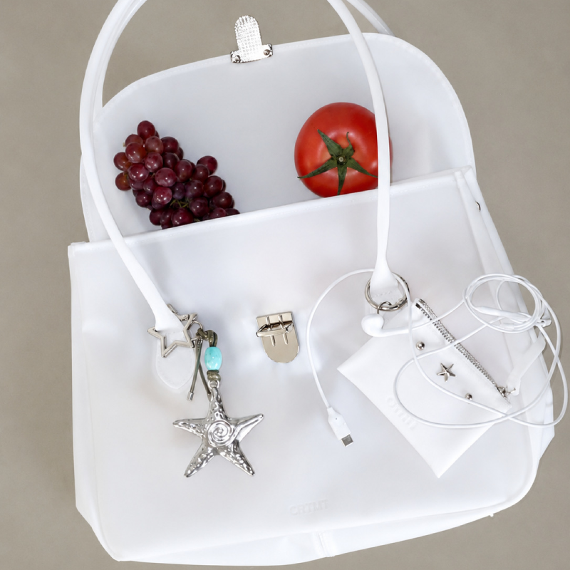 Casual Style Metal Hardware Pvc / Transparent Solid Color Pvc Women's East-west Bag h5 Picture4