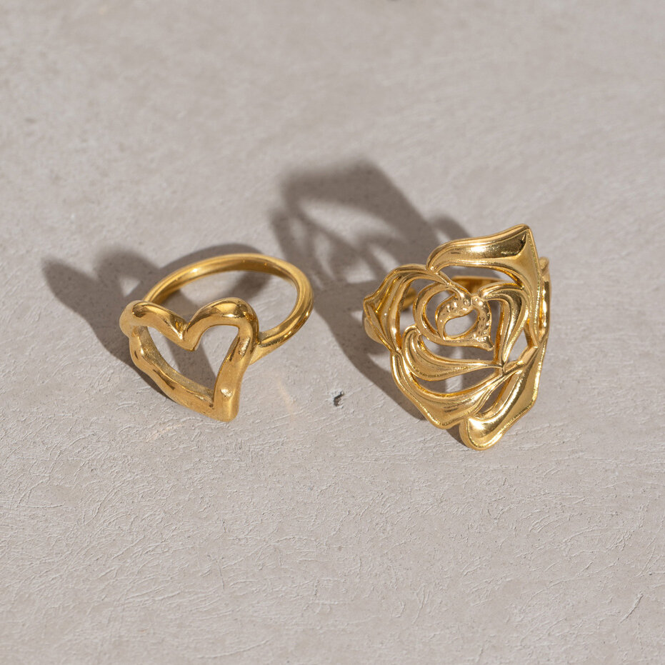 Romantic Series Retro Flower Heart Stainless Steel Waterproof Gold Color Statement Rings h5Picture3