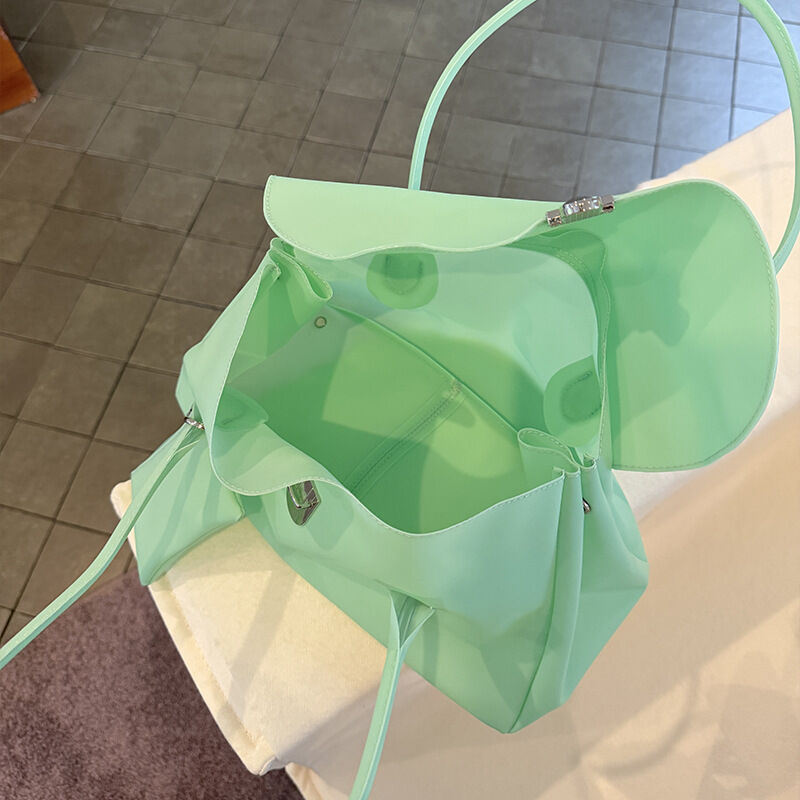 Casual Style Metal Hardware Pvc / Transparent Solid Color Pvc Women's East-west Bag h5 Picture6