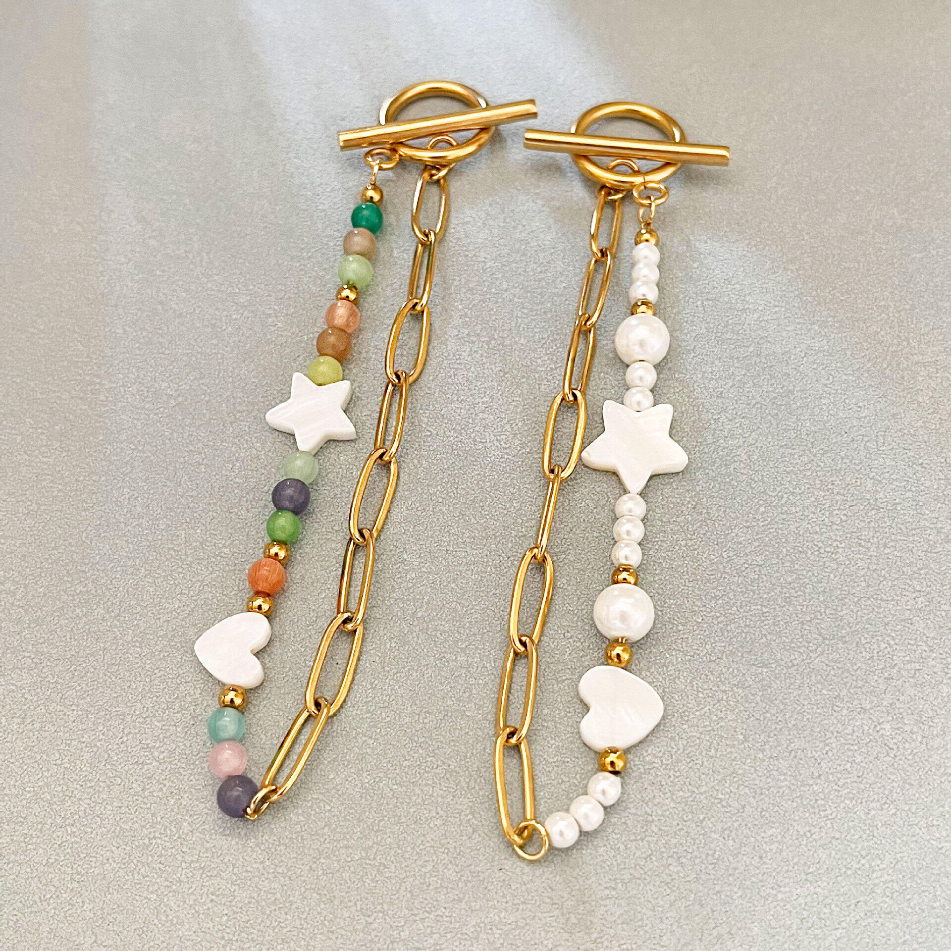 Braccialetti da donna semplici con perline a forma di cuore e stella, in acciaio inossidabile impermeabile color oro. 2