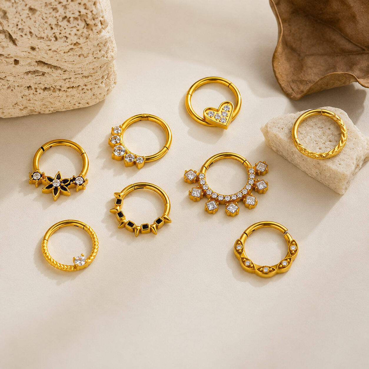 Piercing de nez pour femme, en acier inoxydable, couleur or, avec zircon et motif floral en forme de cœur.