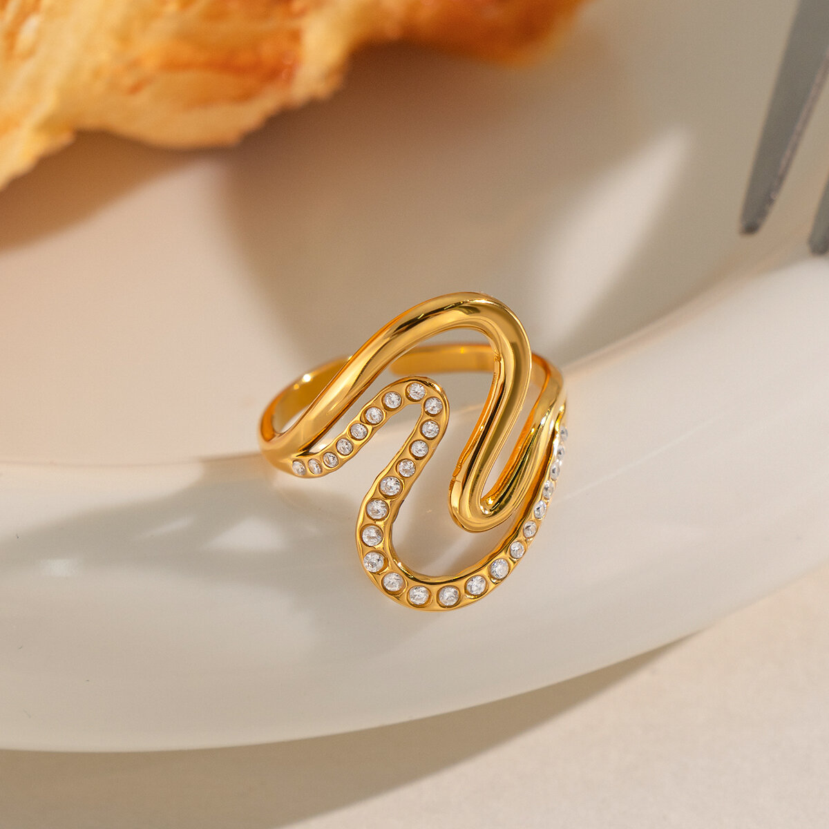 Irregular Shape Stainless Steel Waterproof Gold Color Rhinestone Minimalist Rings Picture4