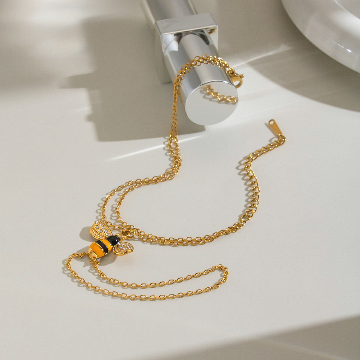 Enamel Bee Shape Stainless Steel Waterproof Gold Color Rhinestone Women's Hand Chain h5 Picture4
