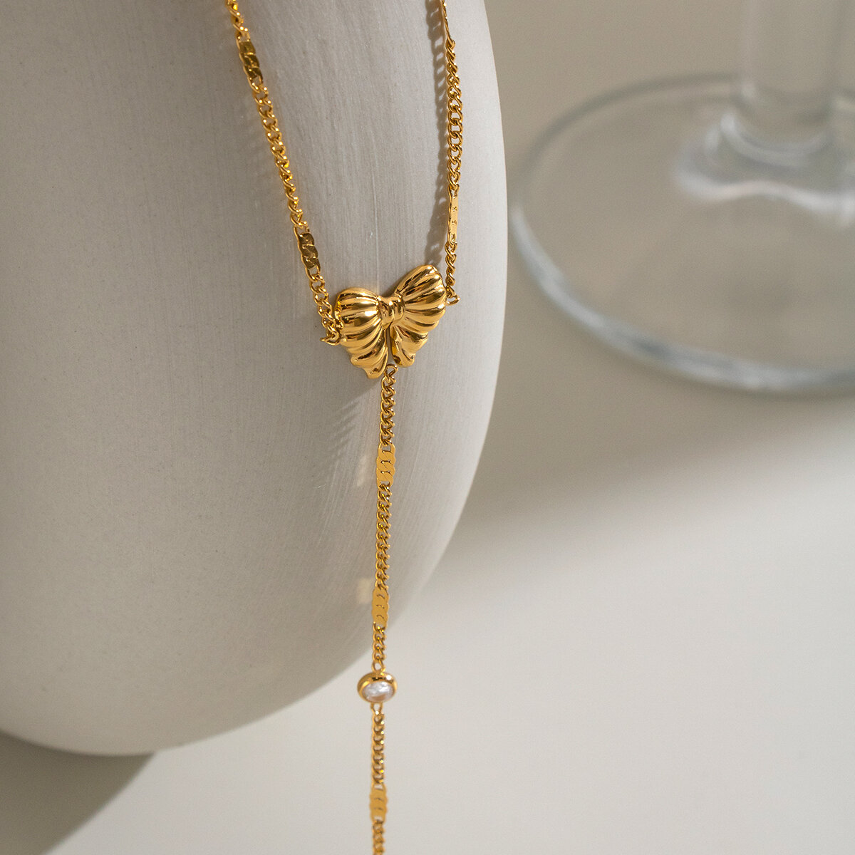 Sweet Butterfly Stainless Steel Gold Color Women's Hand Chain h5 Picture3