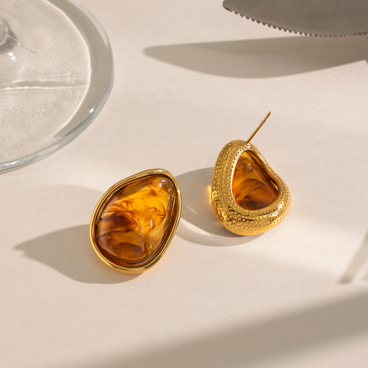 Ellipse Shape Resin Gold Color Women's Stud Earrings 2