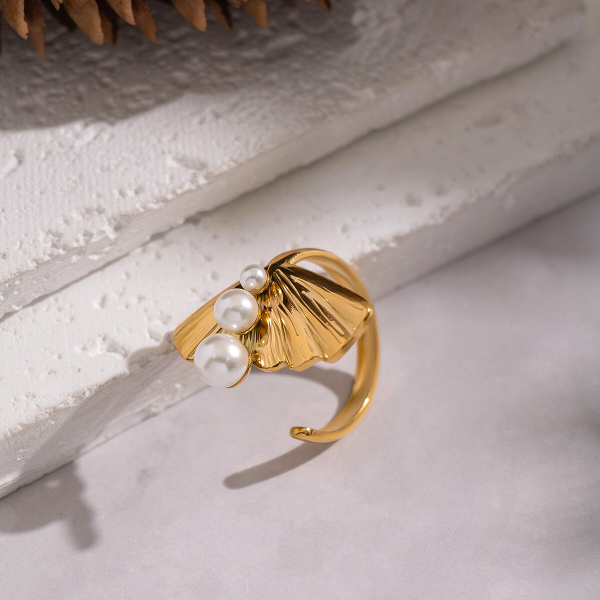 Shell Shape Stainless Steel Waterproof Gold Color Statement Rings h5 Picture5