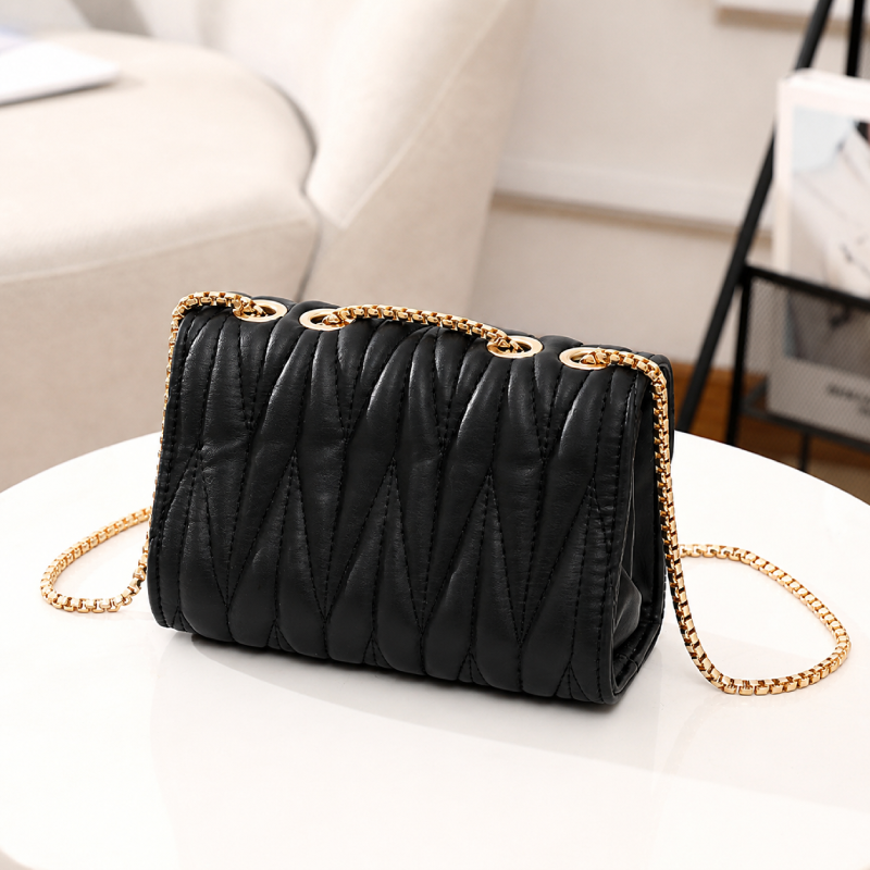 Sac carré pour femme en PU de qualité supérieure, style décontracté, avec détails métalliques et cœur. Couleur unie. Image3