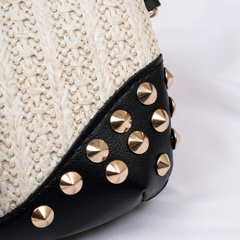 Sac carré pour femme en PU tissé, style décontracté, avec détails métalliques et finitions métalliques. Couleur unie. h5 Image5