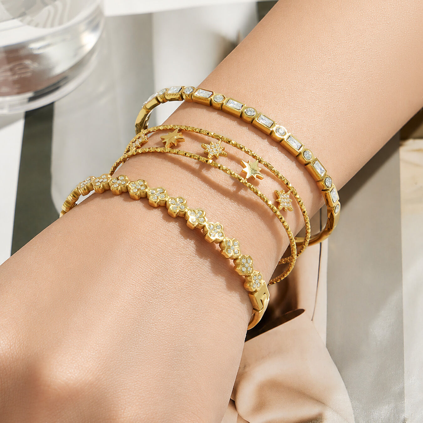 Simple Series Elegant Patchwork Hollowed-Out Star Stainless Steel Waterproof   Gold Color  Women's Bangles