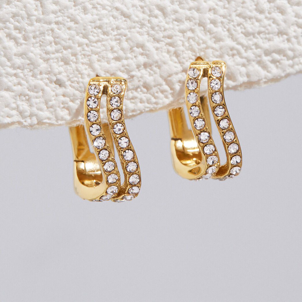 Eenvoudige, uitgeholde, waterdichte, goudkleurige oorringen van roestvrij staal met strass-steentjes voor dames. Afbeelding3