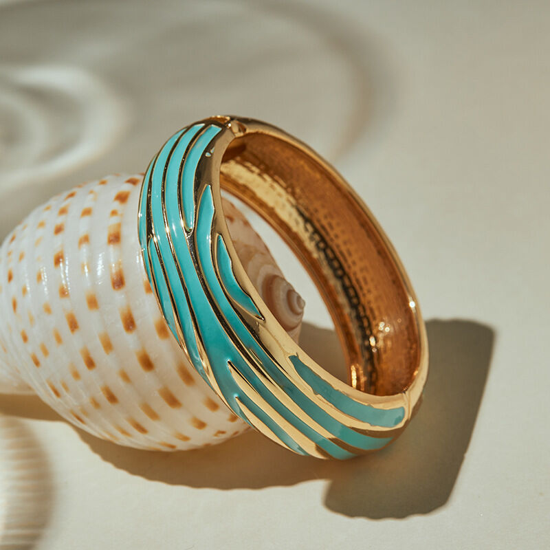 Retro Enamel Geometric Shape Alloy Women's Bangles h5 Picture4
