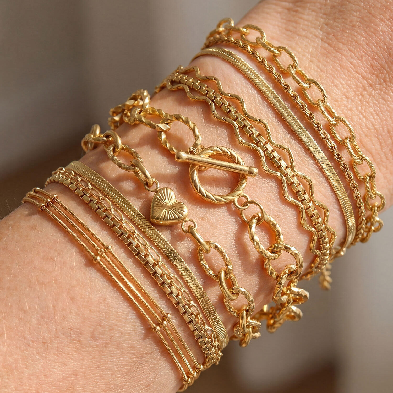 Eenvoudige serie klassieke schakelarmbanden van roestvrij staal, waterdicht, goudkleurig, voor dames 2