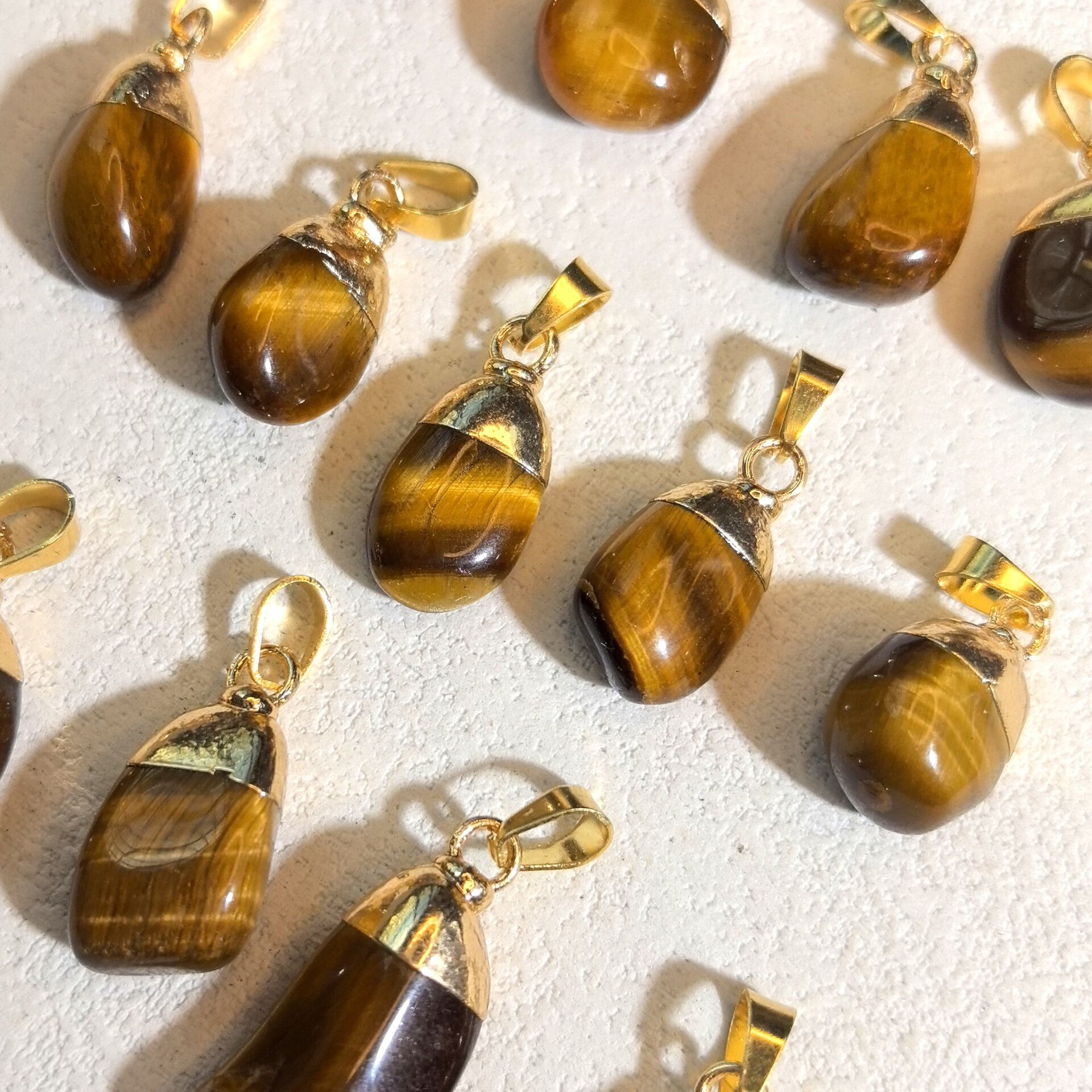 Irregular Shape Natural Stones Women's Pendants（Natural Stone, Each One With A Different Shape） Picture3