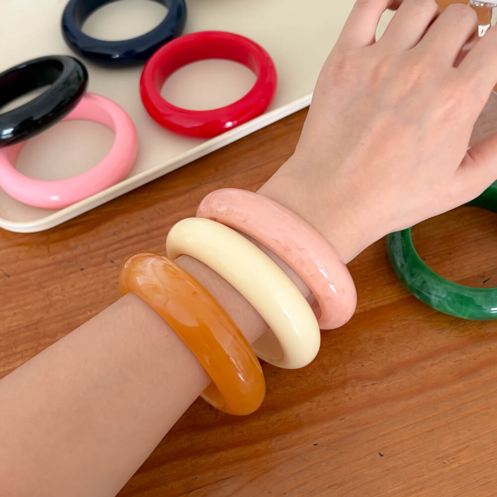Brazaletes De Resina Con Degradado De Color Para Mujer Imagen4
