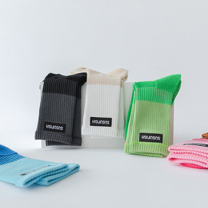 Slight Bounce Basic Gradient Mid-Calf Socks 2