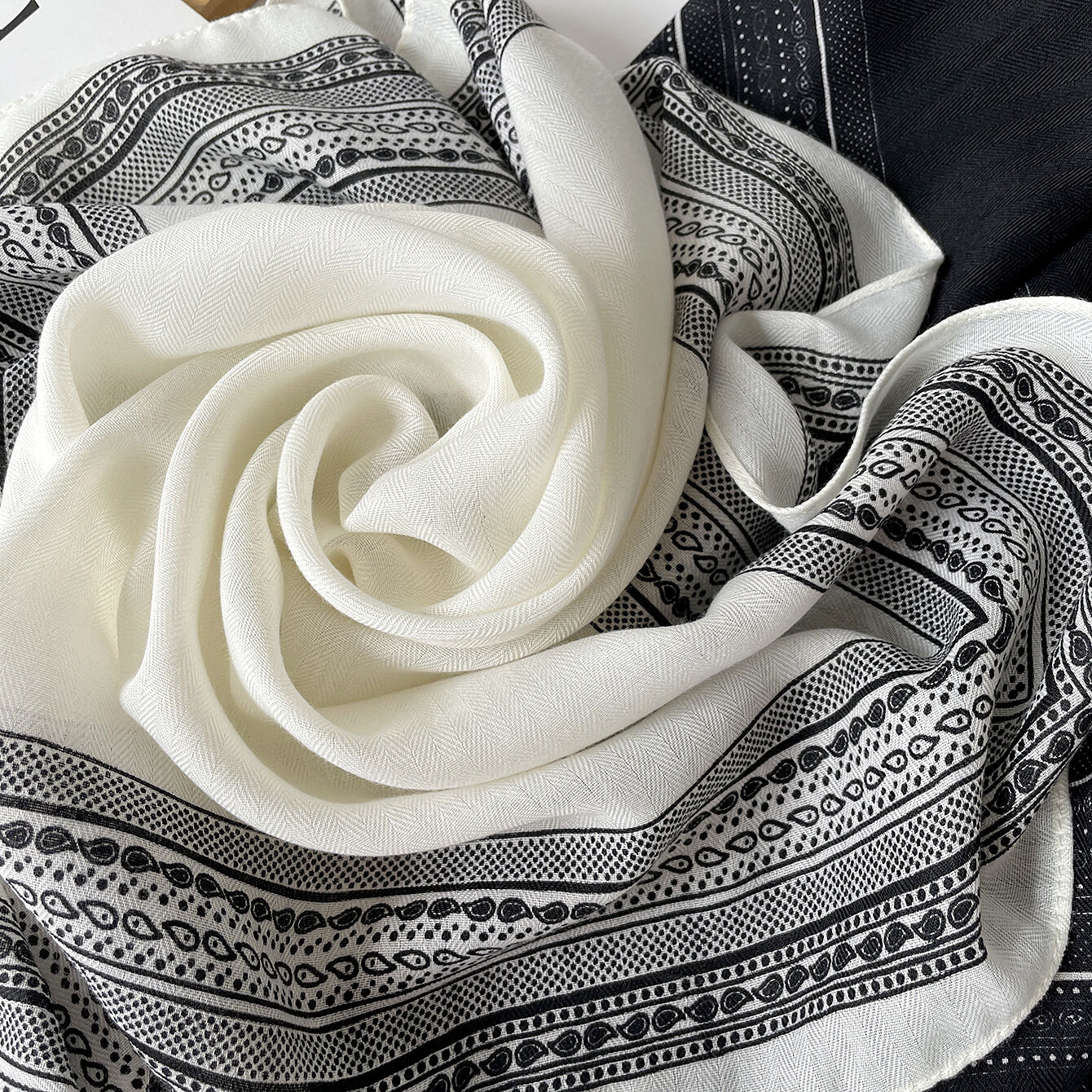 Sciarpe Estive Semplici Con Motivo Paisley In Simil Seta, Stile Casual h5 Immagine4