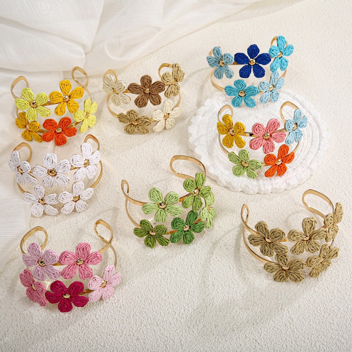 Romantic Series Vacation Flower Hollowed-Out Woven Raffia Women's Bangles