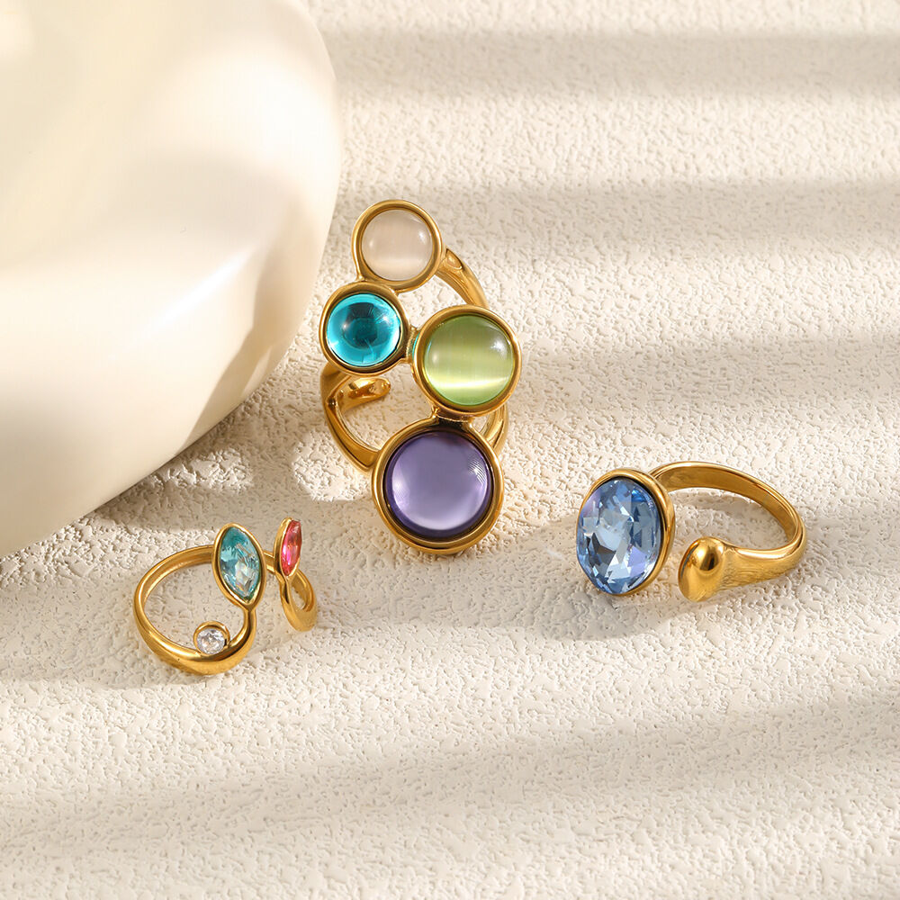 Anelli Da Donna Della Serie Romantic Sweet Droplet In Acciaio Inossidabile Color Oro Impermeabile Con Zirconi