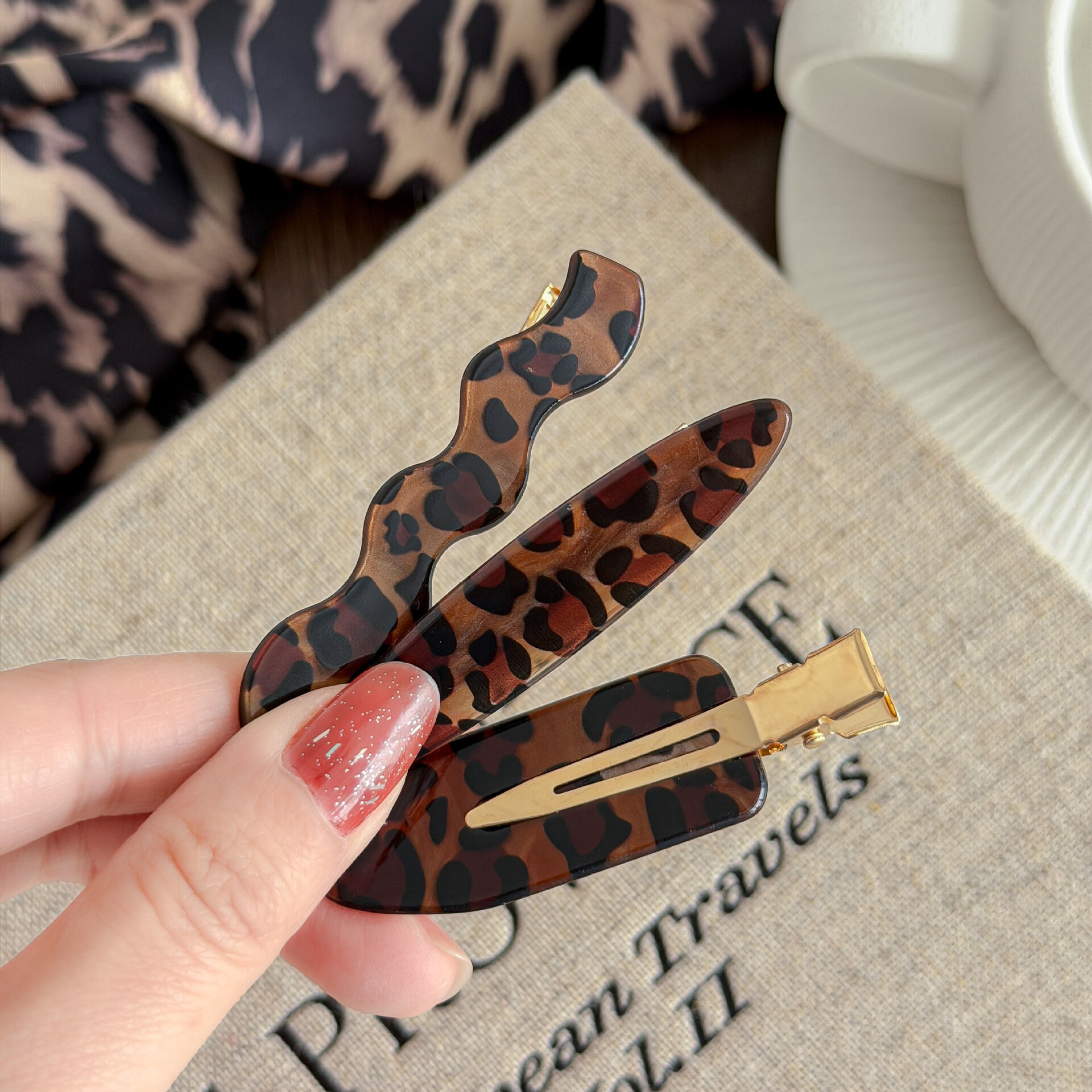 Simple Series Retro Leopard Print Acrylic Hair Clips Picture4