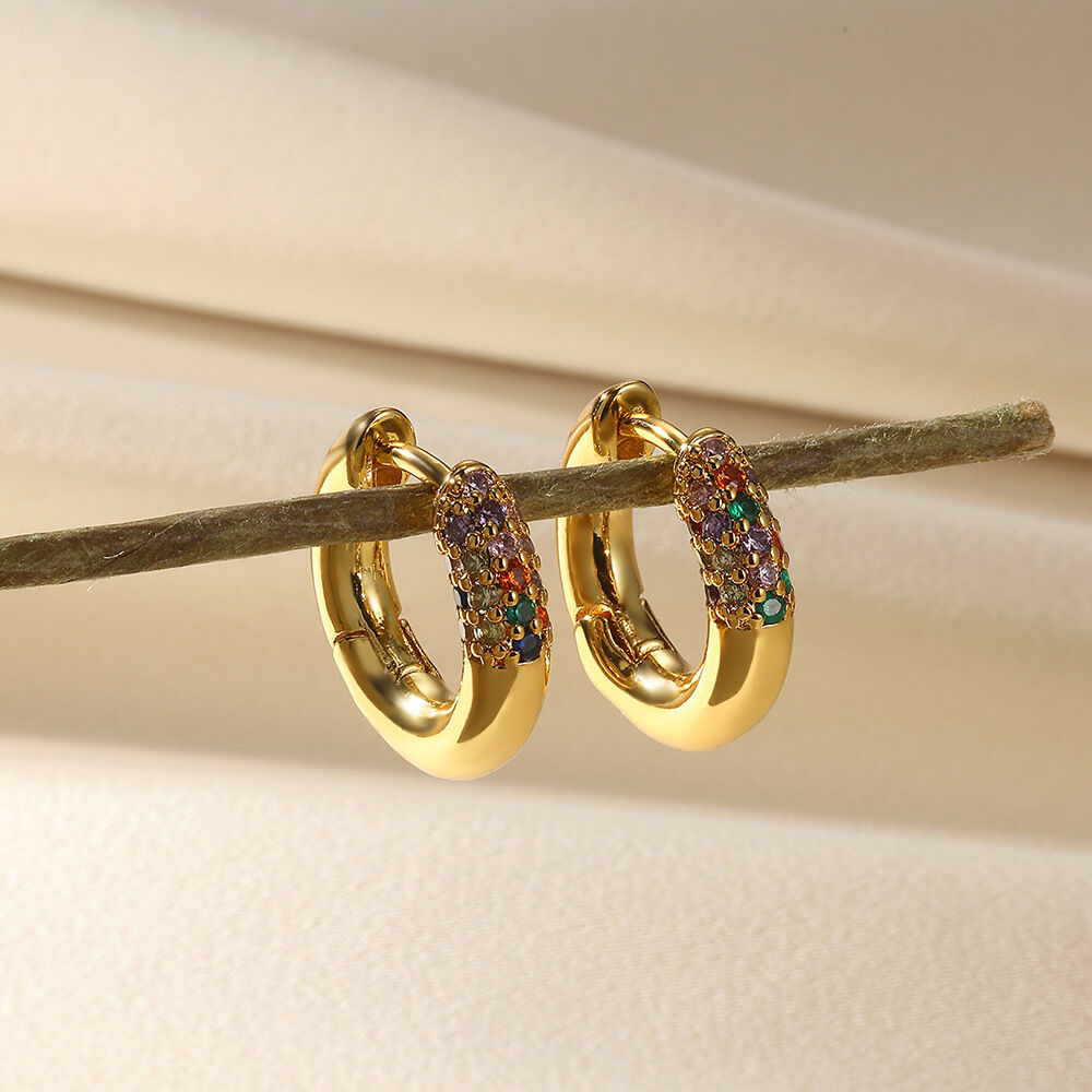 Luxuriöse Serie: Schlichte, Runde Ohrringe In Kupfer-Gold-Optik Mit Zirkonia Für Damen h5 Bild3