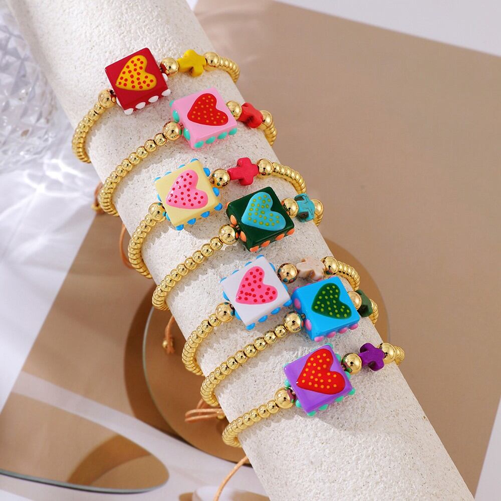 Pulseras Trenzadas Para Mujer Con Cuentas De Cobre Y Forma De Corazón De Resina. Imagen3