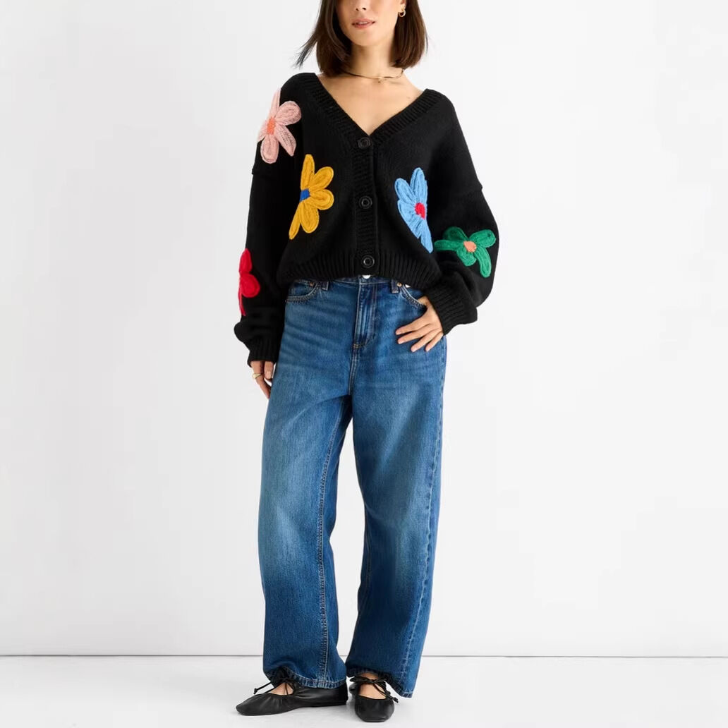 Top Minimalista Da Giorno Con Cardigan In Maglia A Piccoli Fiori 3D Vivaci h5 Immagine2