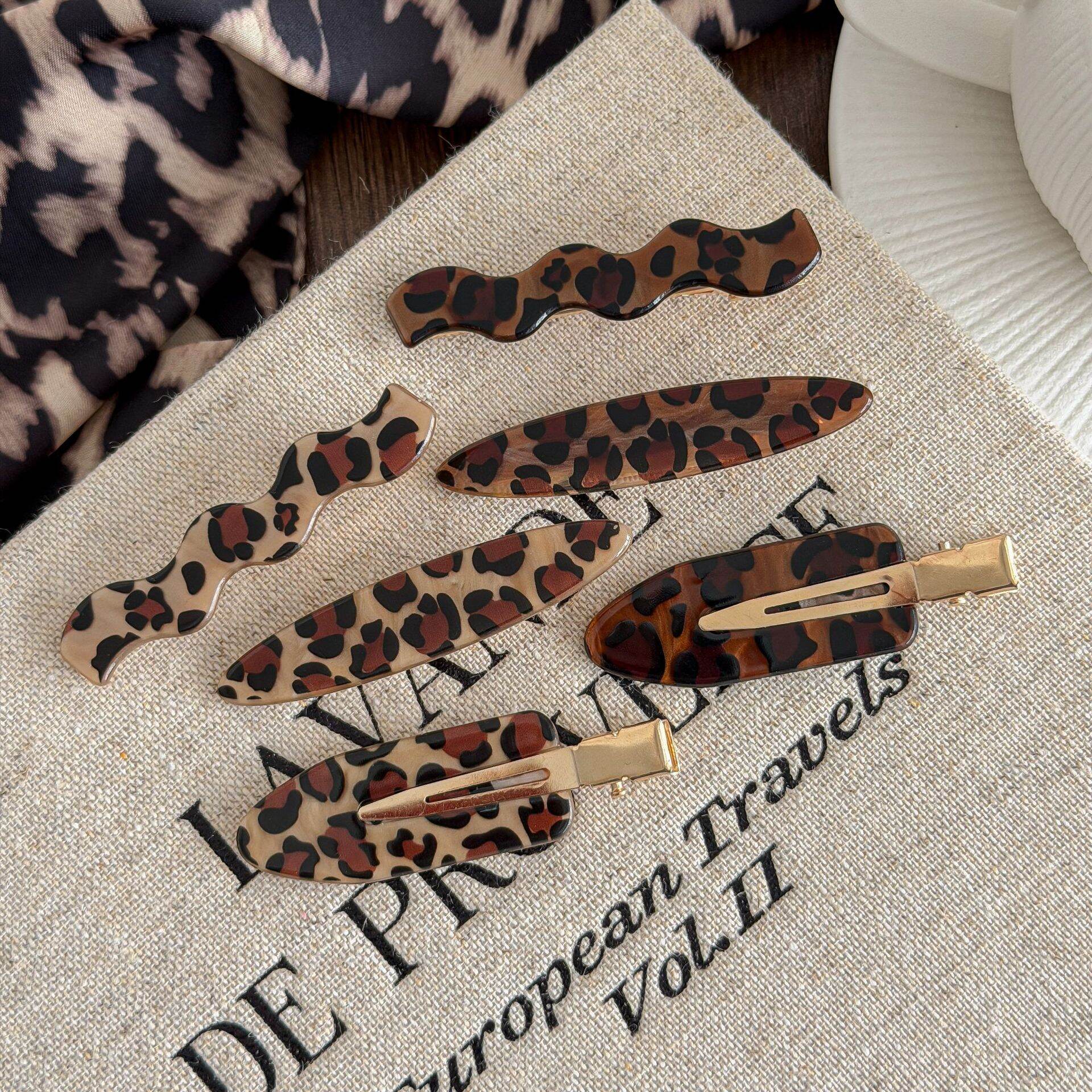 Eenvoudige serie retro haarclips met luipaardprint van acryl