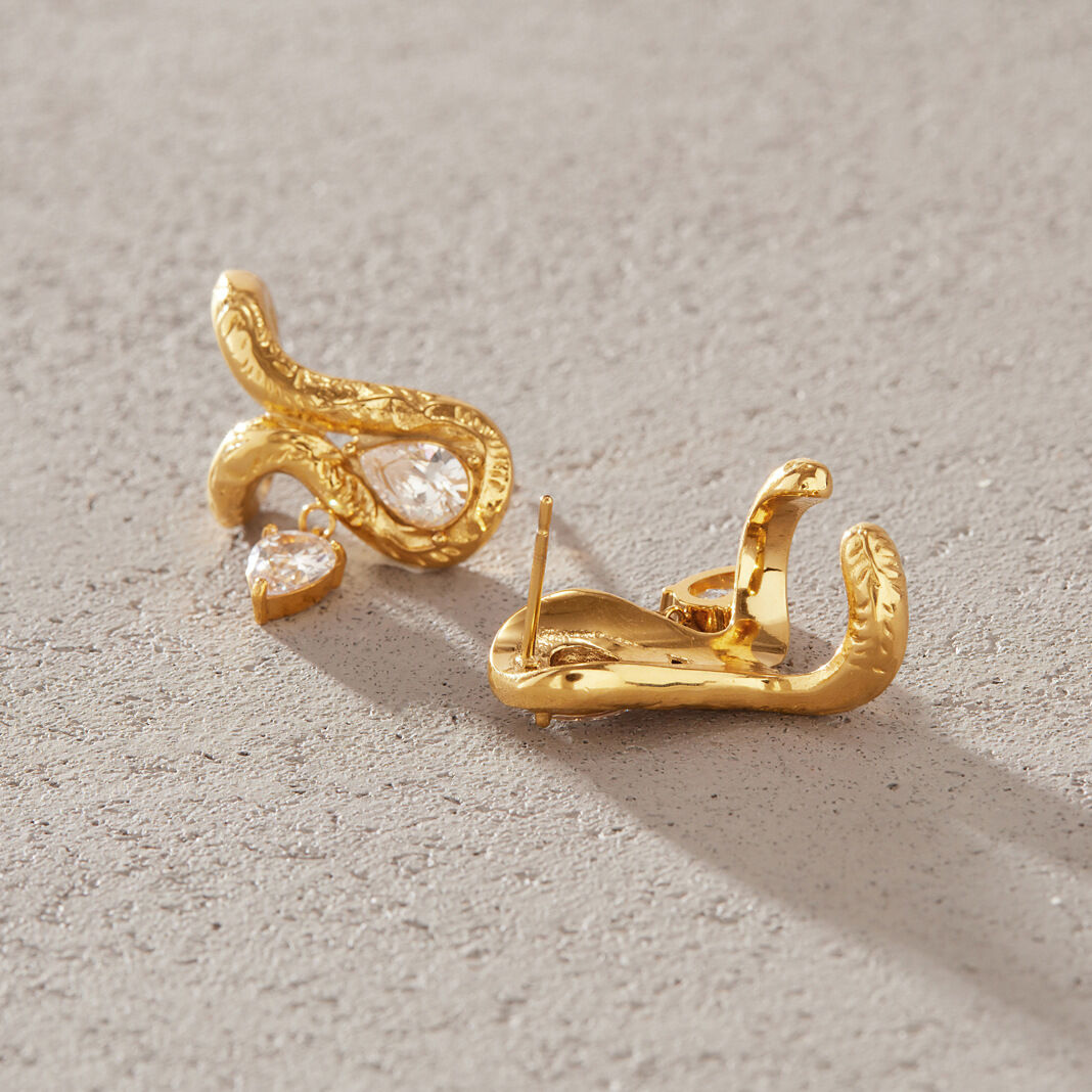 Boucles D'Oreilles Puces Pour Femmes, Collection Simple, Style Décontracté, En Forme De Goutte Irrégulière, En Acier Inoxydable Étanche, Couleur Or, Avec Zircon. Image2