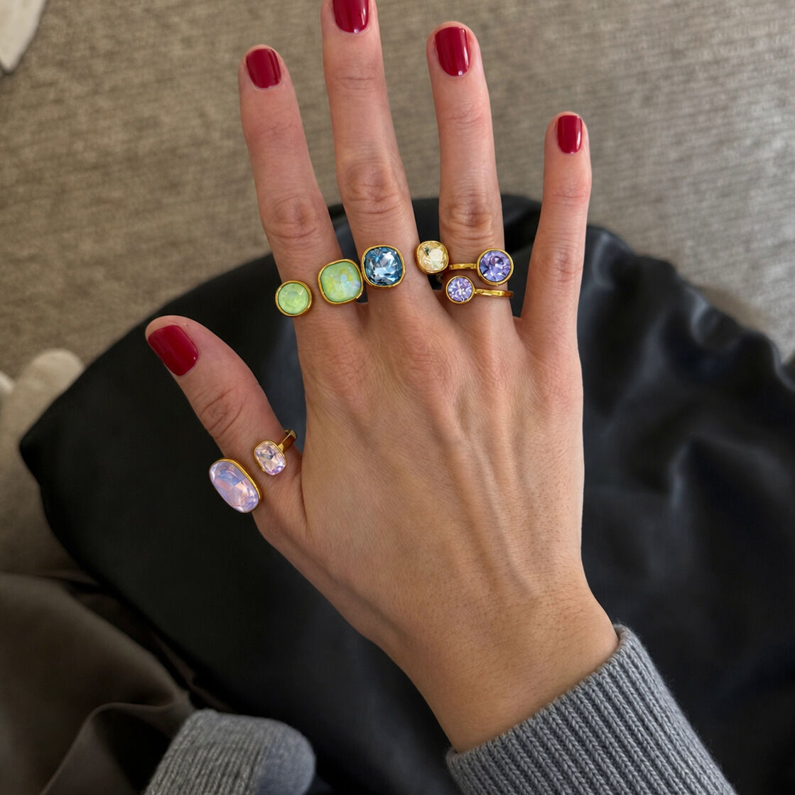 Luxuriöse Serie: Süße, Unregelmäßige Form, Wasserdichter Edelstahlring In Goldfarbe Mit Zirkonia Für Damen