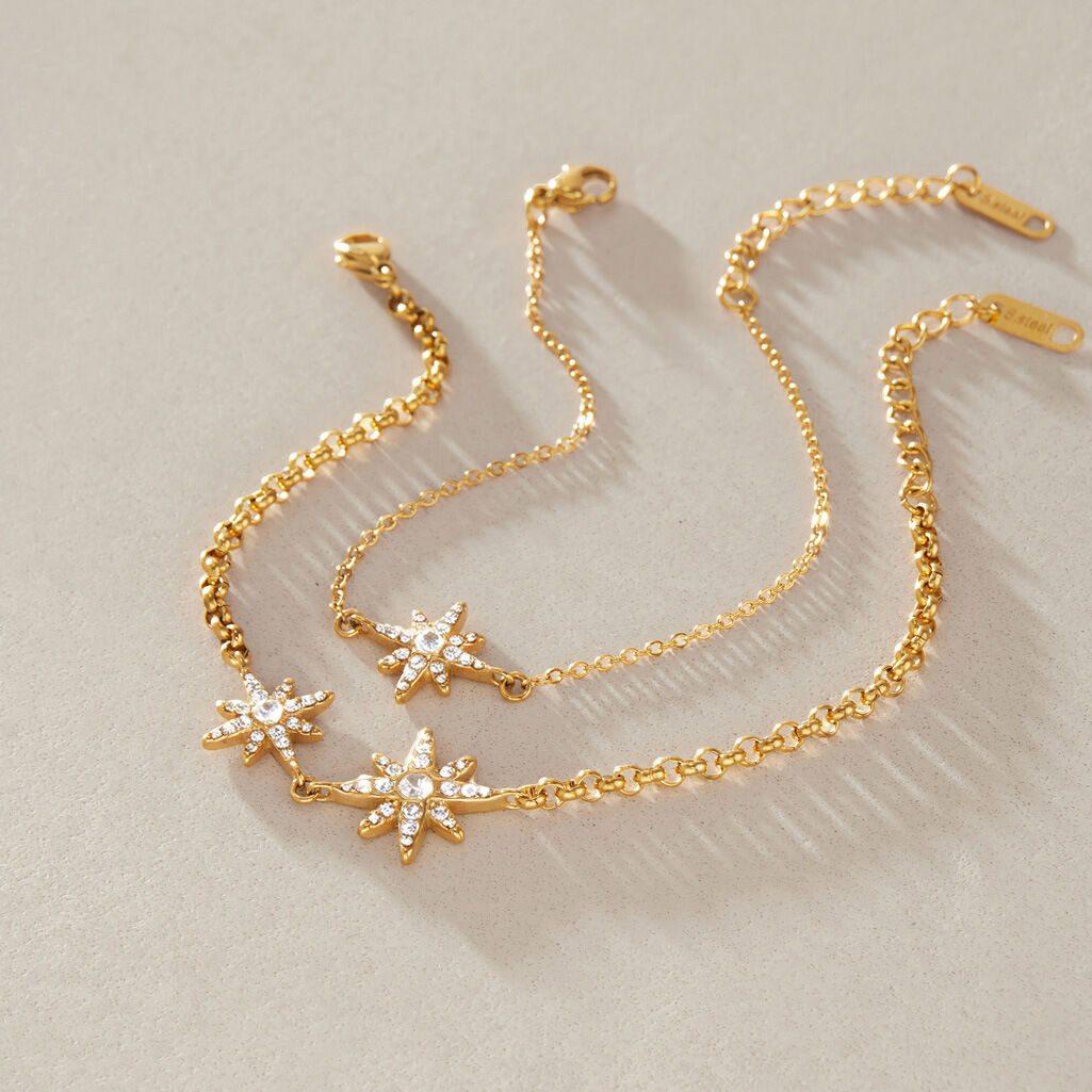 Pulseras De Mujer Con Dijes Elegantes De Acero Inoxidable Color Dorado, De La Serie Romantic Star Elegant