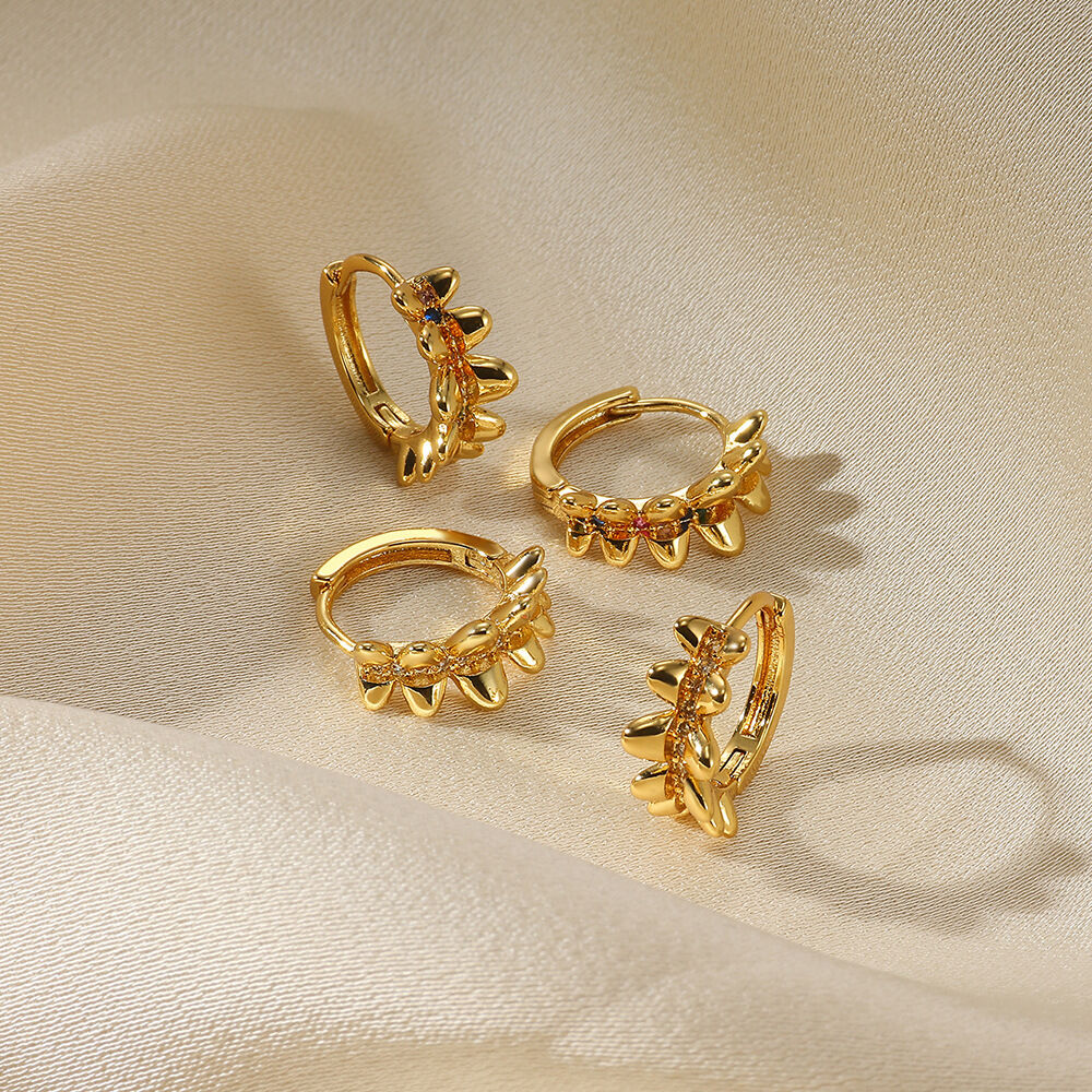 Luxuriöse Serie: Schlichte, Runde Ohrringe In Kupfer-Gold-Optik Mit Zirkonia Für Damen h5 Bild4