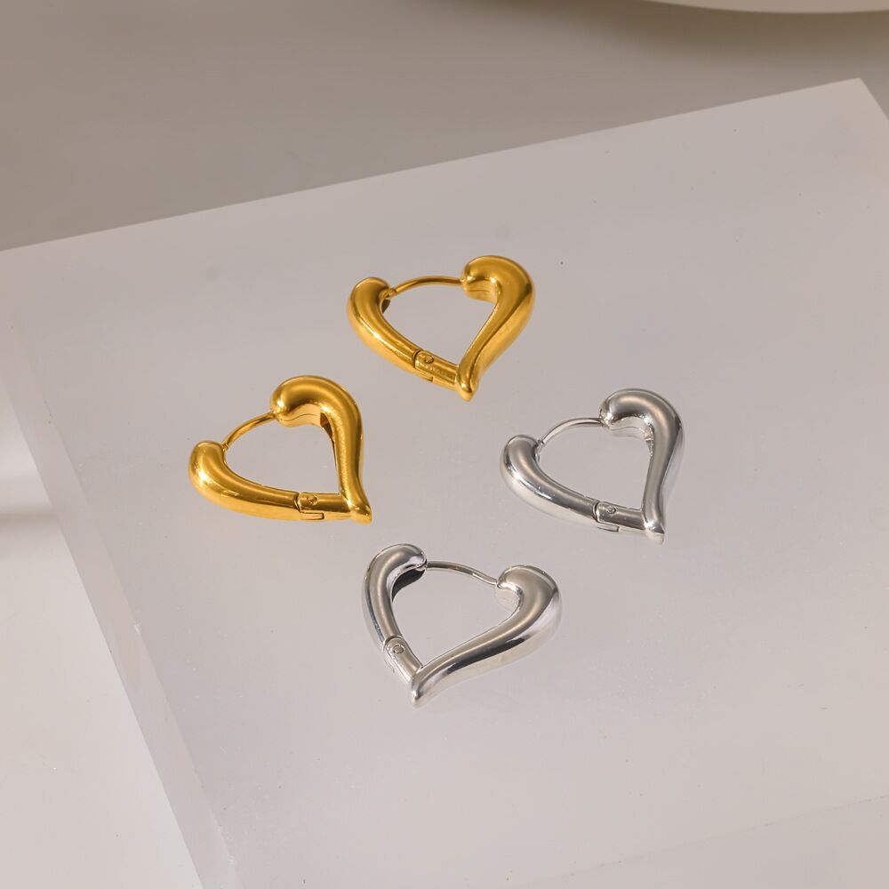 Orecchini a cerchio da donna Simple Series a forma di cuore in acciaio inossidabile, impermeabili, color oro. 2
