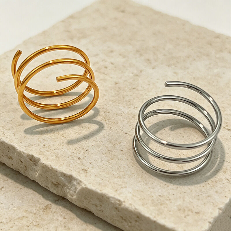 Schlichte, Wasserdichte Edelstahlringe In Goldfarbe – Minimalistisch Und Einfach Zu Montieren Bild2