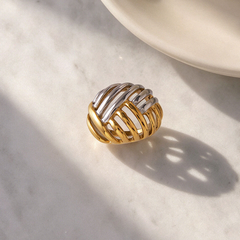 Anillos Llamativos De Acero Inoxidable Resistentes Al Agua, Con Diseño Retro Calado En Colores Dorado Y Plateado. Imagen4
