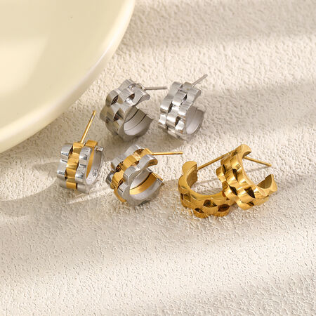 Lässige, Unregelmäßig Geformte Ohrstecker Aus Edelstahl In Goldfarbe – Ideal Für Damen.