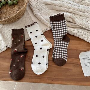 High Bounce Basic Plaid Polka Dots Small Floral Polka Dot Mid-Calf Socks h5 Picture2