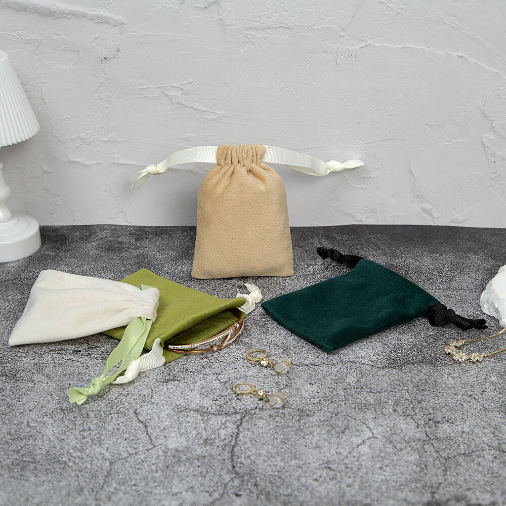 Solid Color Velvet Jewelry Bags h5 Picture3