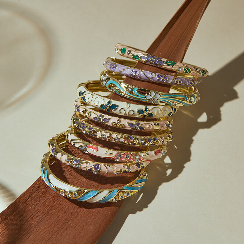 Bracciali da donna in lega con fiore smaltato della serie Romantic Series Sweet.