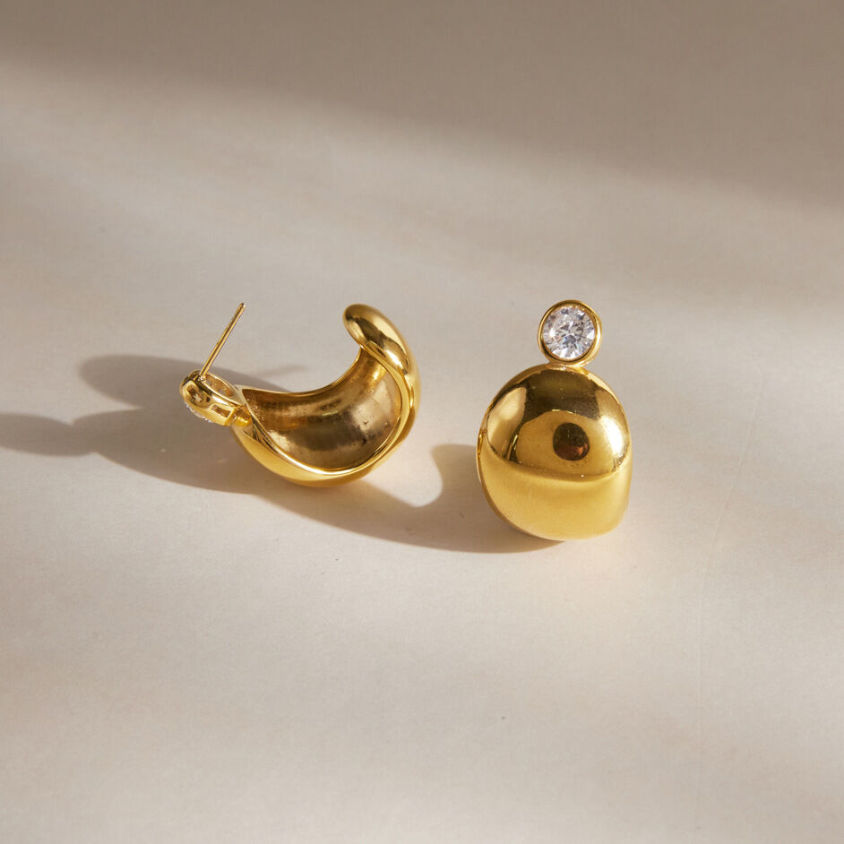 Simple Series Daily Ohrstecker für Damen, unregelmäßige Form, Edelstahl, wasserdicht, goldfarben, Zirkonia Bild4