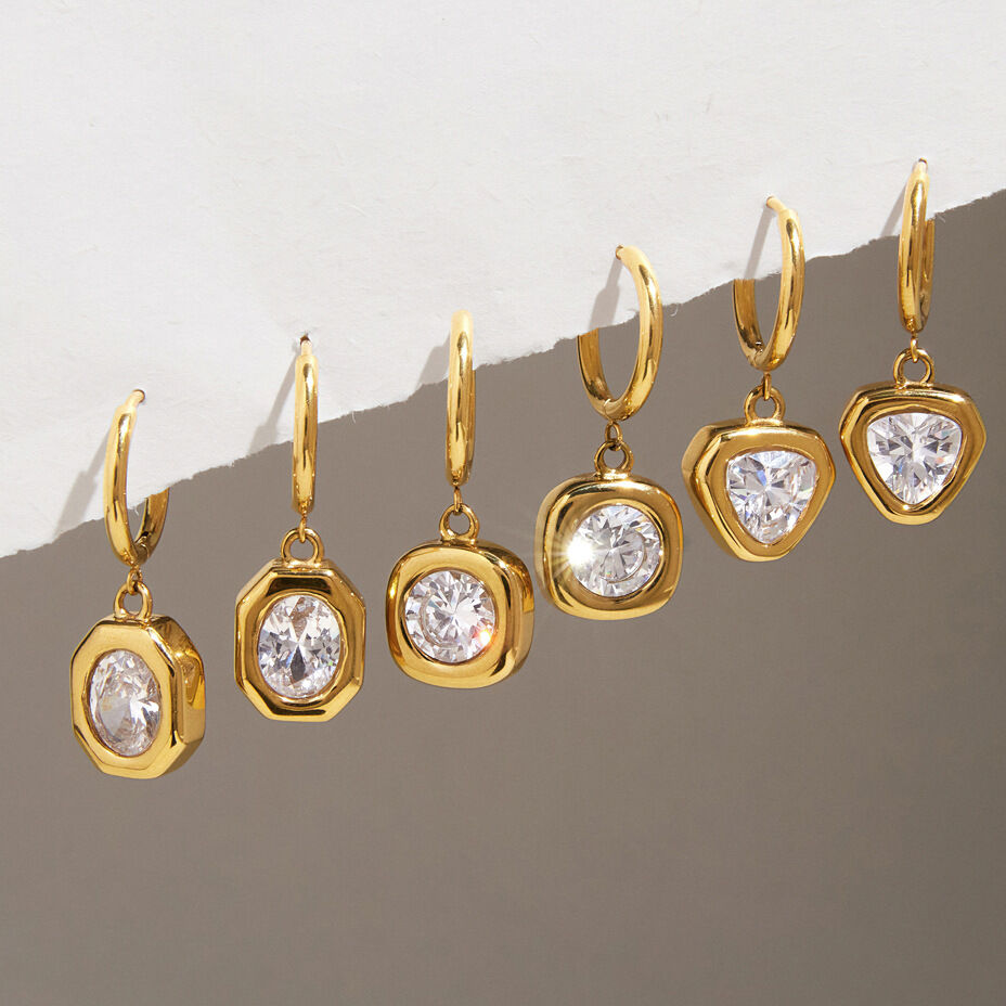 Luxuriöse, Schlichte, Rechteckige Ohrhänger Aus Edelstahl In Geometrischer Form, Wasserfest, Goldfarben, Mit Zirkonia Besetzt.