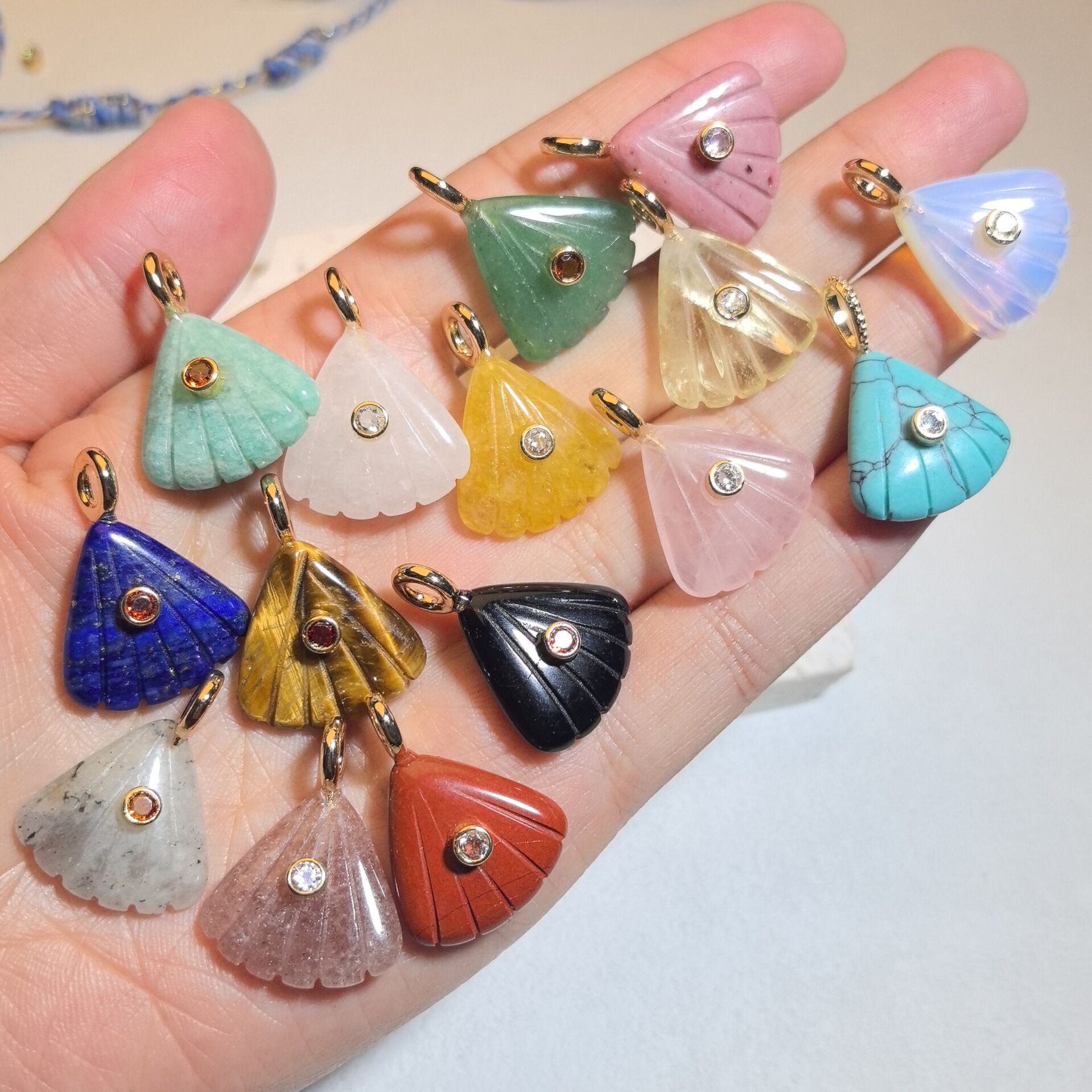 Shell Shape Natural Stones Zircon Women's Pendants