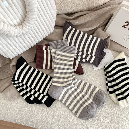 Slight Bounce Basic Stripes Color Clash Mid-Calf Socks 2